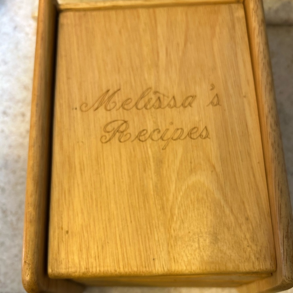 Wood reciepe box. Name engraved Melissa. With cards.
